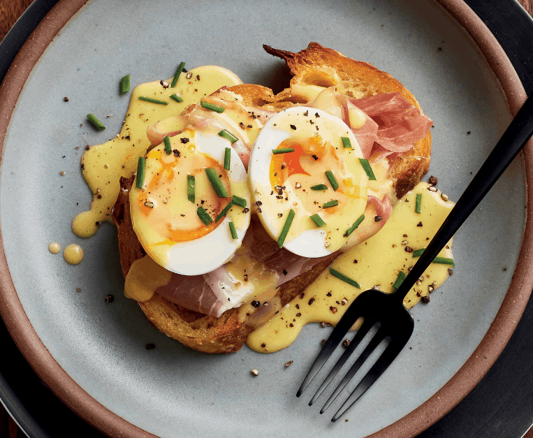 Come fare toast con uova alla benedict: la ricetta